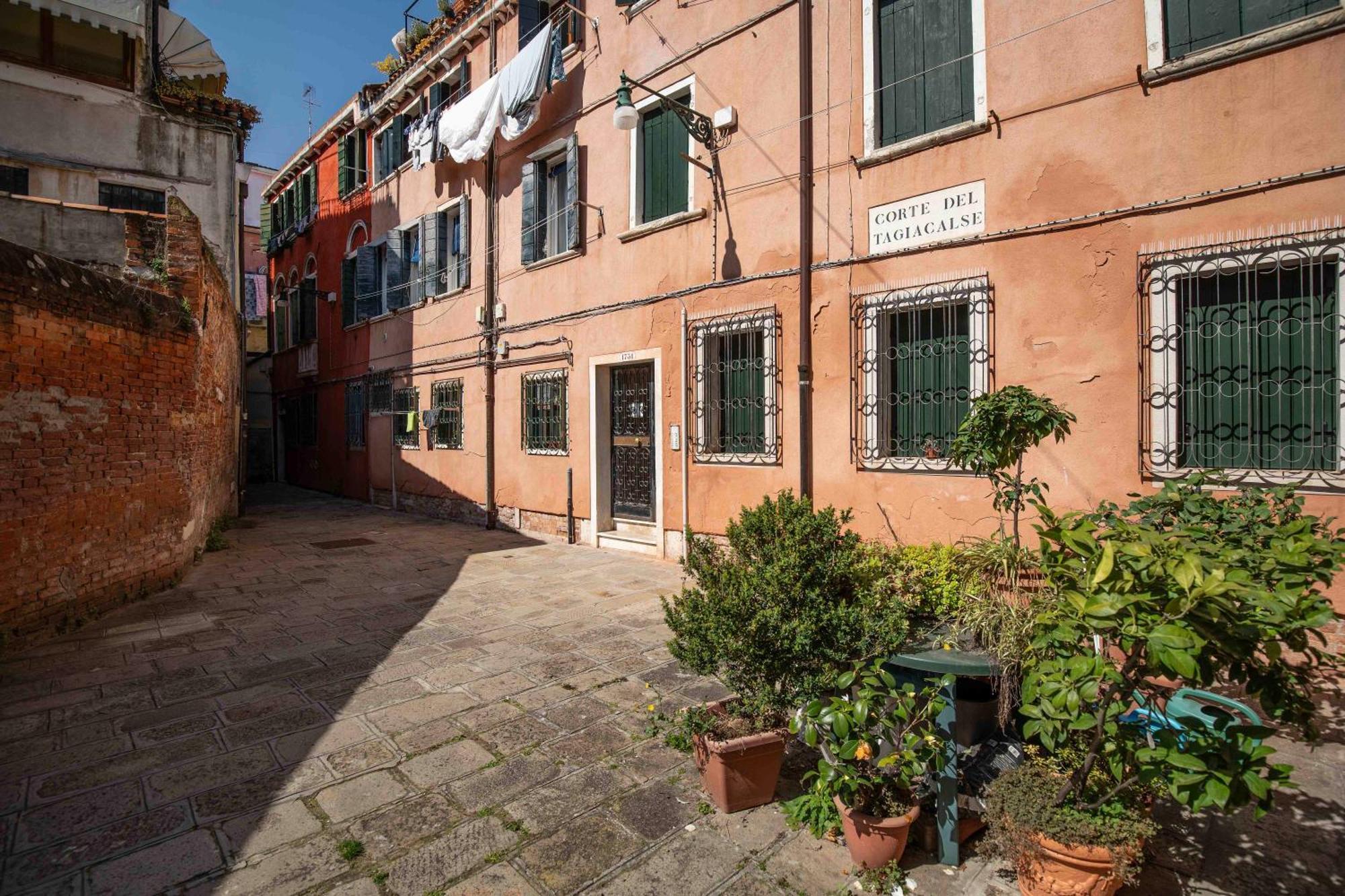 Gio In * Venice